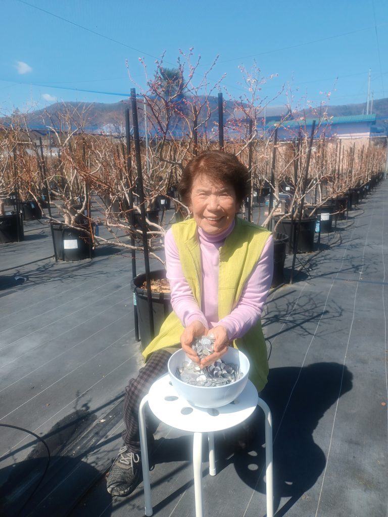 1円玉つかみ取り